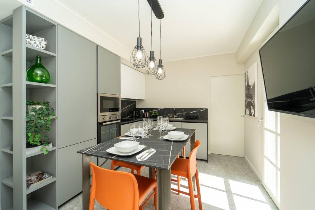 Apt 2 Min From The Cathedral With Private Parking Como Exteriör bild