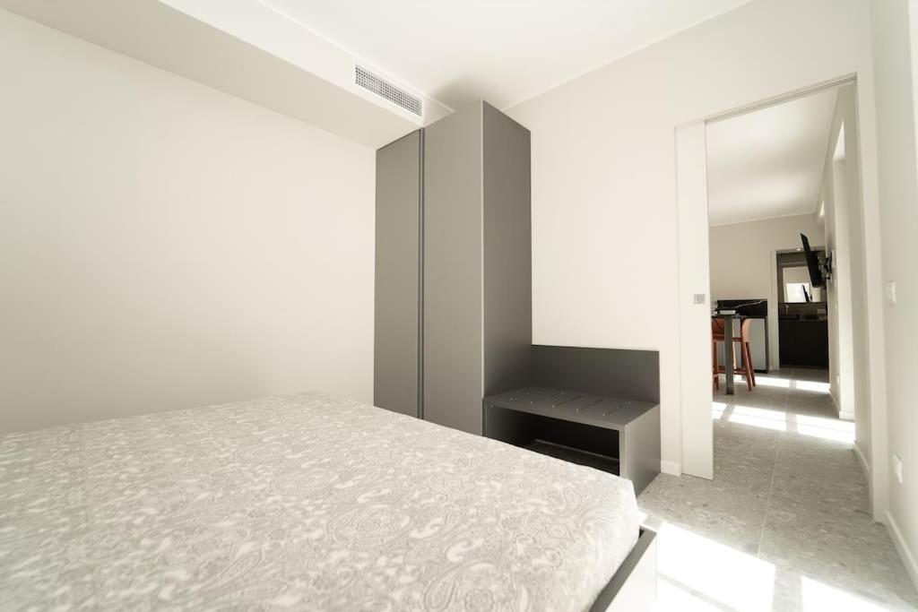 Apt 2 Min From The Cathedral With Private Parking Como Exteriör bild