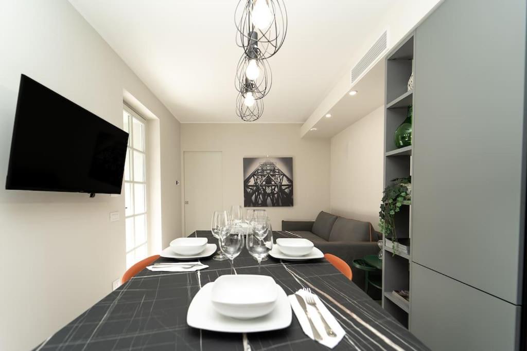 Apt 2 Min From The Cathedral With Private Parking Como Exteriör bild