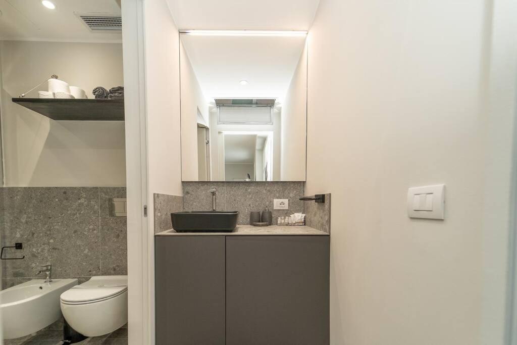 Apt 2 Min From The Cathedral With Private Parking Como Exteriör bild