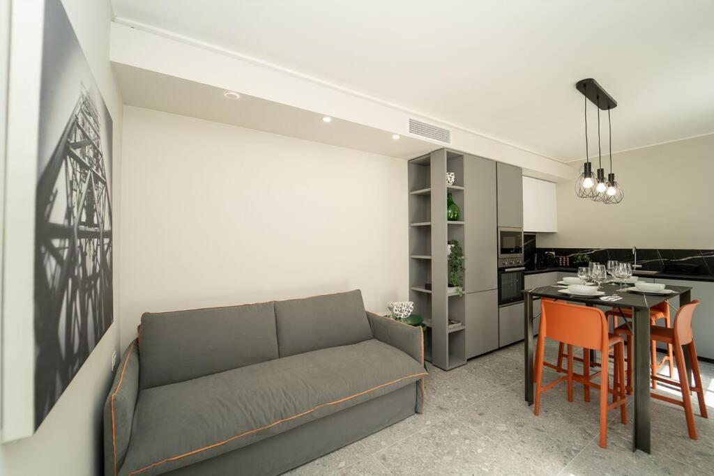 Apt 2 Min From The Cathedral With Private Parking Como Exteriör bild